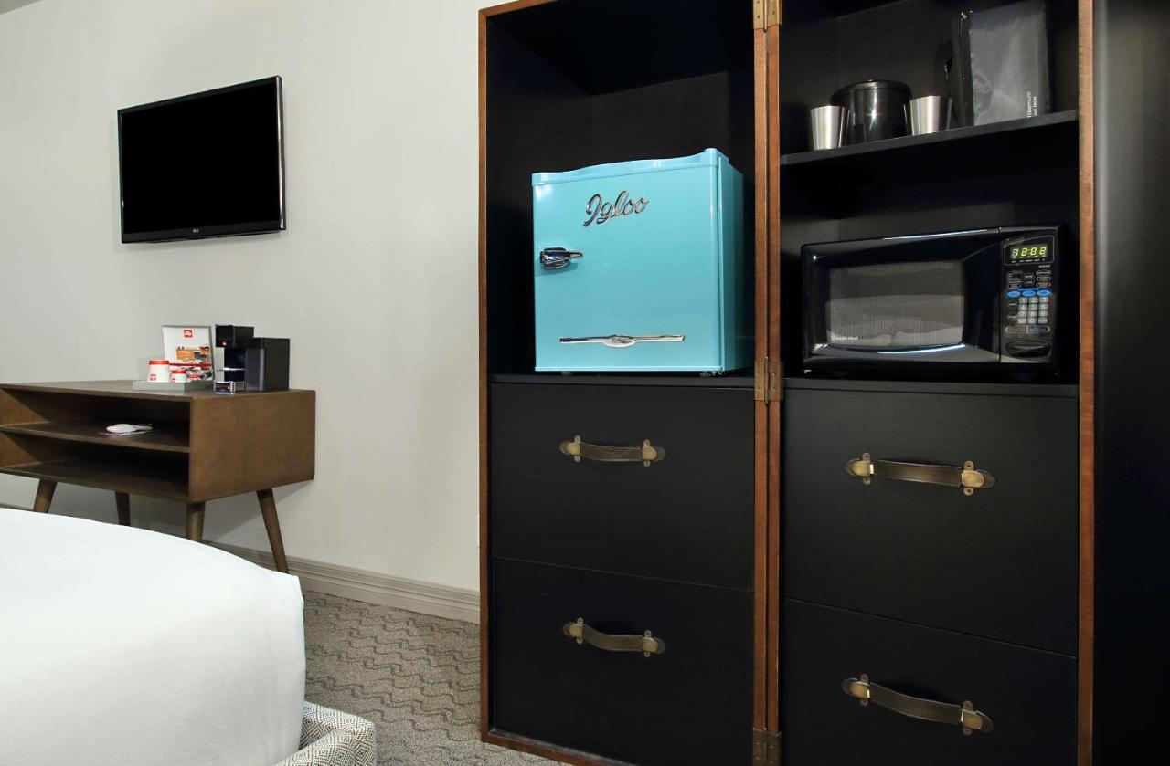 Queen Room with Two Queen Beds - Non-Smoking,749704874:JPEG