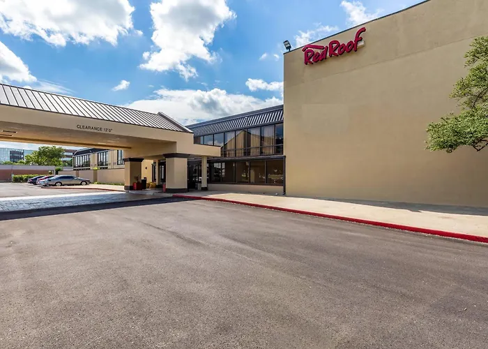 Red Roof Inn Plus & Suites - Iah Airport Sw